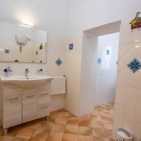 Blue Tulip - Luxury Big House With Garden & Pool Villa